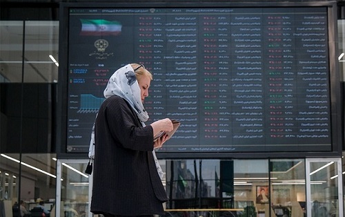 وضعیت مبهم بورس/ خریداران به تالار شیشه‌ای برمی‌گردند؟