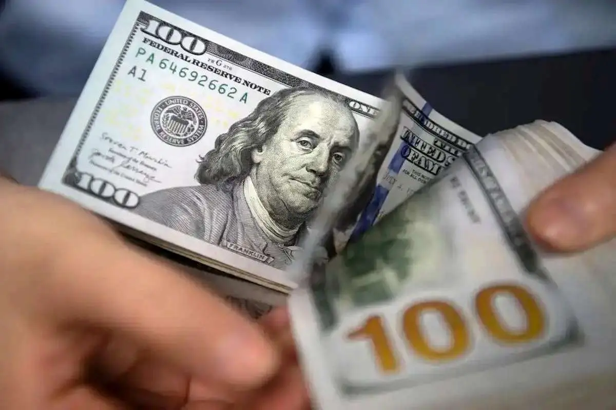 قیمت دلار امروز سه شنبه 9 تیر 1405 / رشد اندک قیمت دلار در سایه تردید معامله‌‌گران