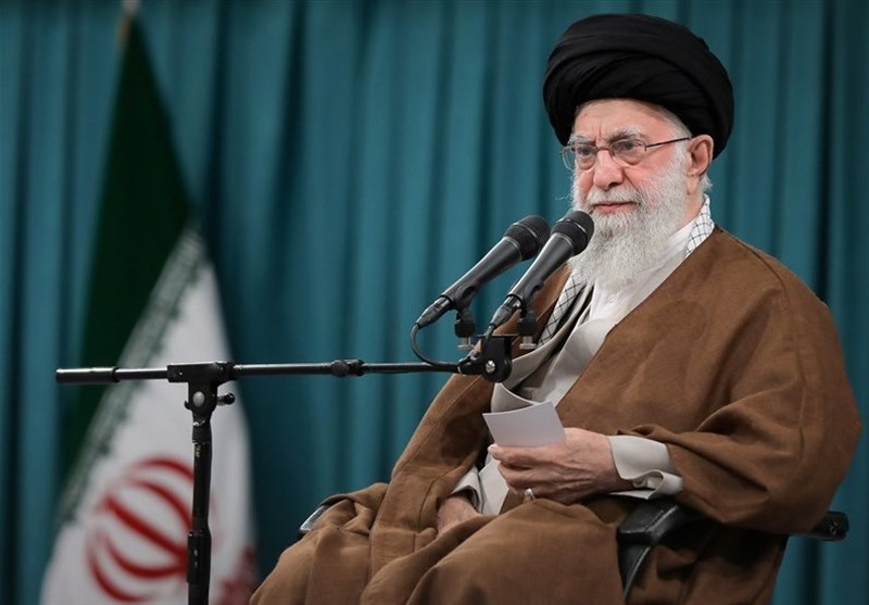 حضرت آیت‌الله خامنه‌ای: حج یک فریضه‌ صددرصد سیاسی است 