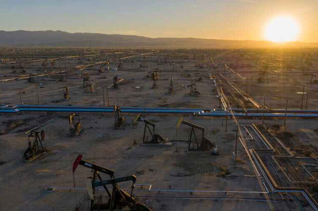 کاهش قیمت نفت در پی اعمال محدودیت‌های کووید ـ ۱۹ در چین