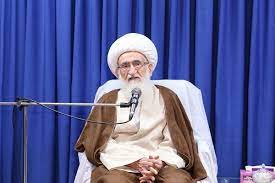 آیت‌الله نوری‌همدانی: مشکلات معیشتی مردم را آزار می‌دهد