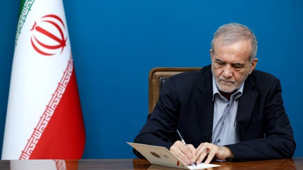 پزشکیان: سپاه از کیان ایران صیانت کرده است