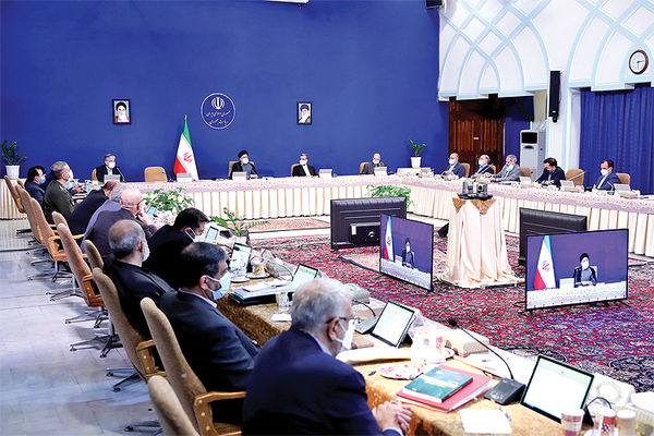 چهره اصلاح‌طلب: عملکرد دولت رئیسی در حوزه اقتصاد مصداق ضرب‌المثل «آشپز که دوتا شد» است