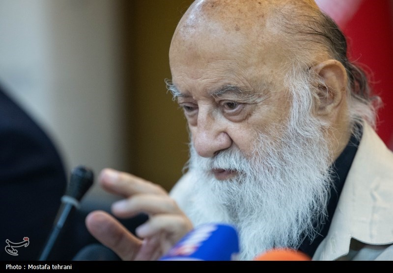 چمران: دنبال واردات بیشتر تاکسی‌های برقی نباشیم