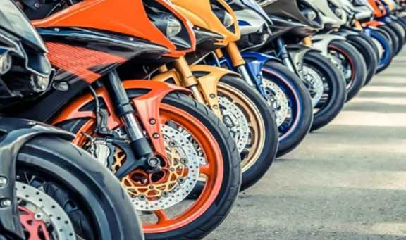 موتورسیکلت‌های برقی نیازمند گواهینامه هستند