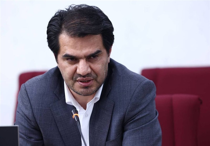اهدای 2هزار دست گرمکن ورزشی از سوی 20 فدراسیون به امدادگران هلال‌احمر