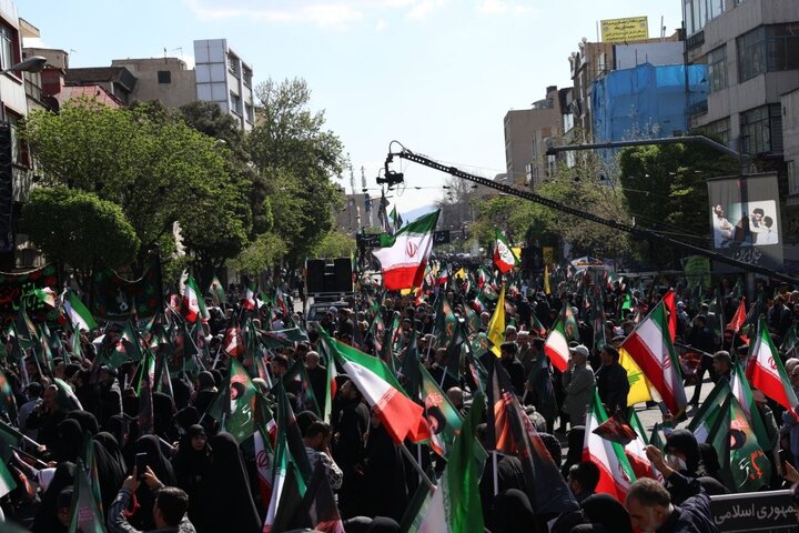 بعثت مردم تهران در اربعین شهادت رهبر ایران