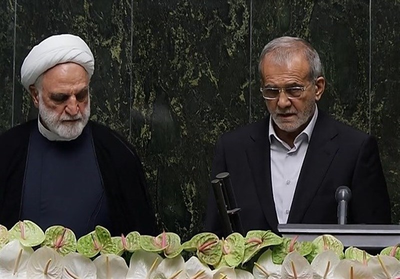  پزشکیان در مجلس سوگند یاد کرد 