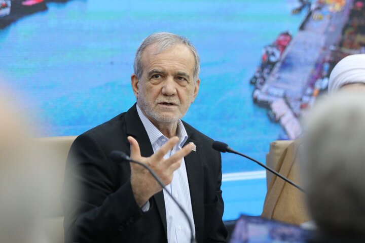 پزشکیان: اگر در شرایط جنگی هستیم، باید آرایش جنگی بگیریم