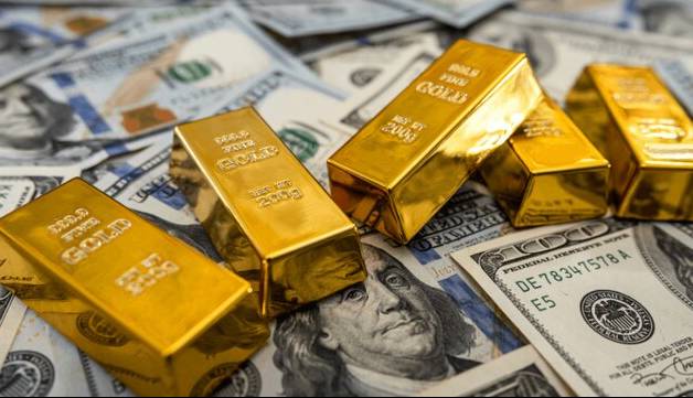 با کوتاه آمدن دلار، قیمت طلای جهانی بالا رفت