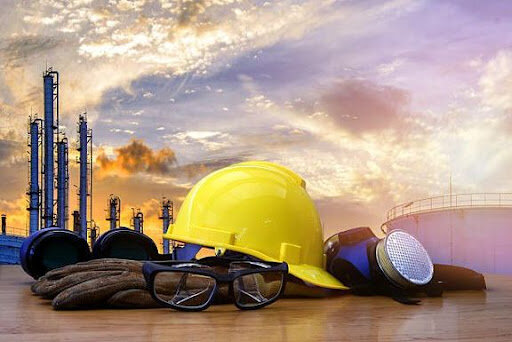 نفع کل اقتصاد از عرضه کامل محصولات پتروشیمی در بورس کالا