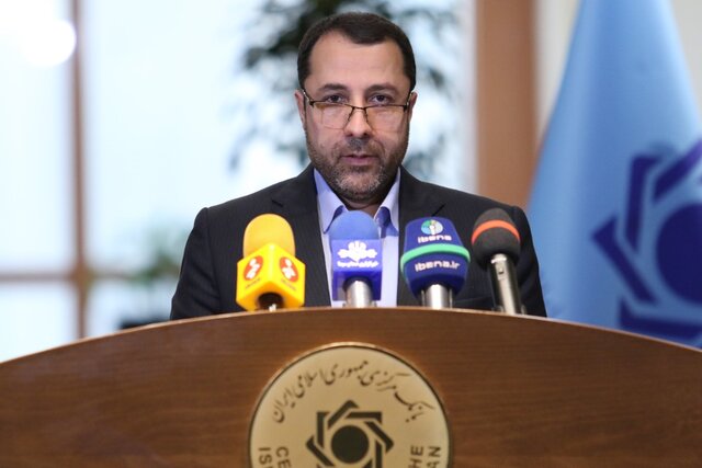 صالح‌آبادی: بلوکه کردن بخشی از تسهیلات بانکی ممنوع است