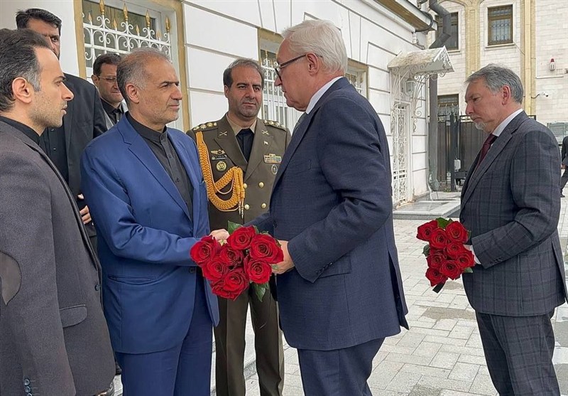  تأکید روسیه بر ادامه همکاری دفاعی با ایران 