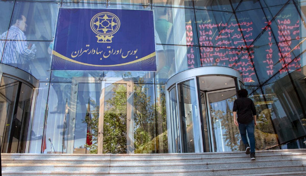 ثبت بیشترین ریزش شاخص بورس در سال 1400