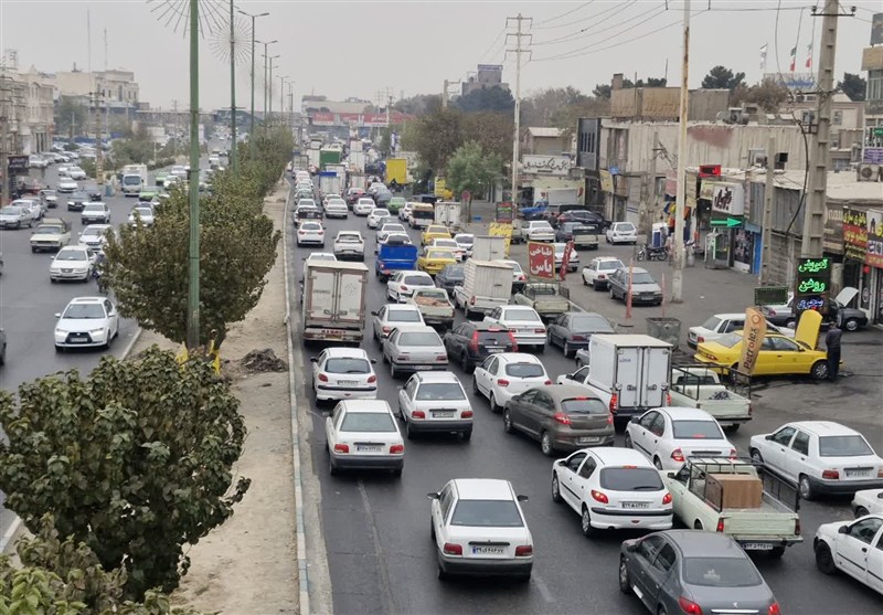 رضا صادقی: خون ندادیم، جون نکندیم که اجنبی بگوید راست برو یا چپ؟!