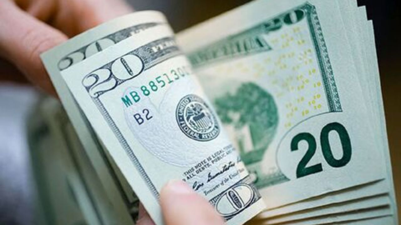 پایان هفته نوسان بازار، دلار گران و طلا ارزان شد