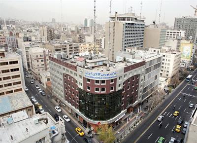 ۲۱۵ هزار تن انواع محصول روی میز فروش می رود