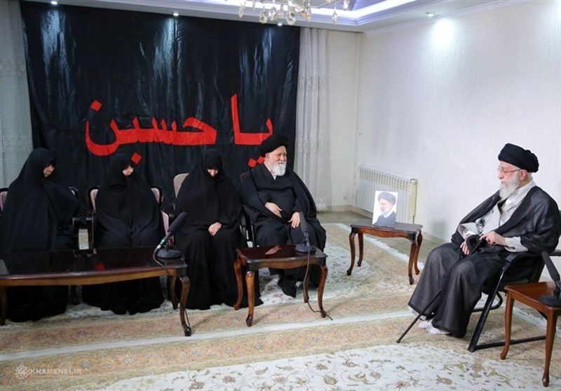  رهبر انقلاب: تشییع رئیس جمهور ریشه مردمی نظام را نشان داد 
