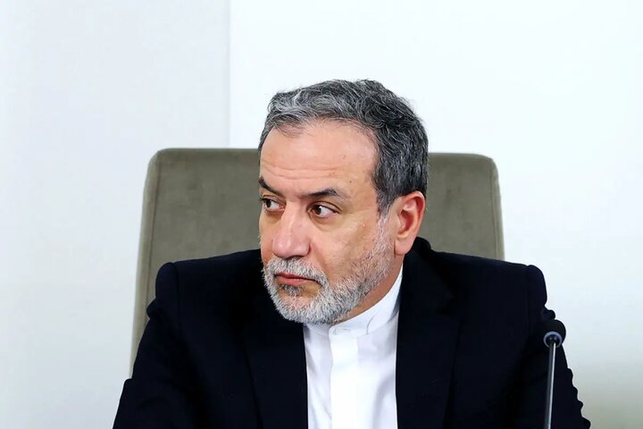 عراقچی: ایران به‌هیچ‌وجه تسلیم نخواهد شد