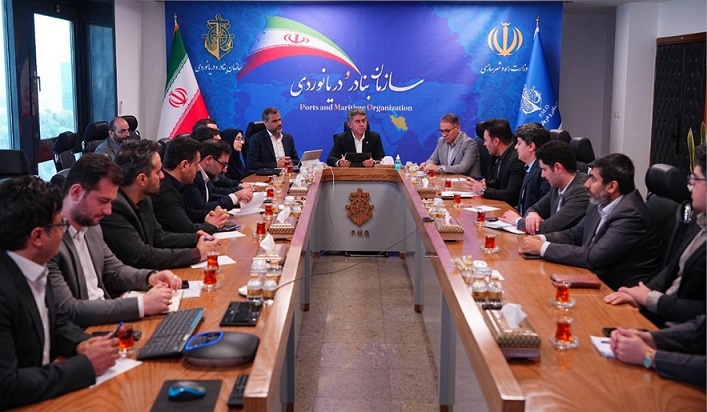 دیدار و گفتگوی نخبگان با مدیرعامل سازمان بنادر و دریانوردی/ تأکید بر نقش‌آفرینی بیشتر استعدادهای برتر در حل مسائل و تحول سازمانی
