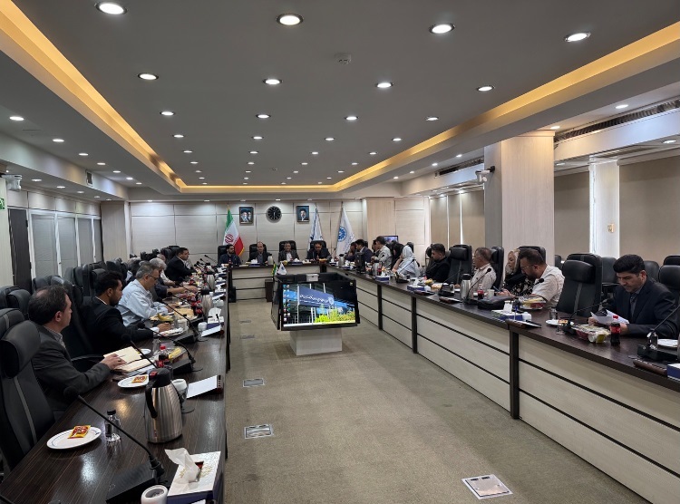 مجمع عمومی عادی بطور فوق العاده انجمن دارندگان نشان استاندارد ایران در اتاق بازرگانی ایران برگزار شد