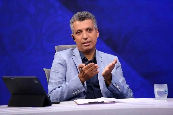 عادل فردوسی‌پور: انگ وطن‌فروشی نزنید