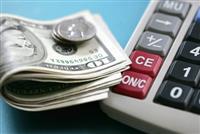 دلارهای نفتی را کجا خرج کنیم؟ سوخت توسعه یا بهانه‌ای جدید برای واردات؟