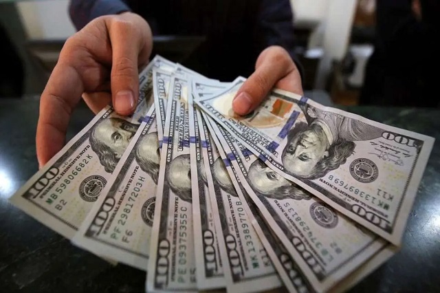 قیمت دلار امروز 9 آبان 1405 / پیش‌روی آرام دلار در کریدور 270 هزار تومانی